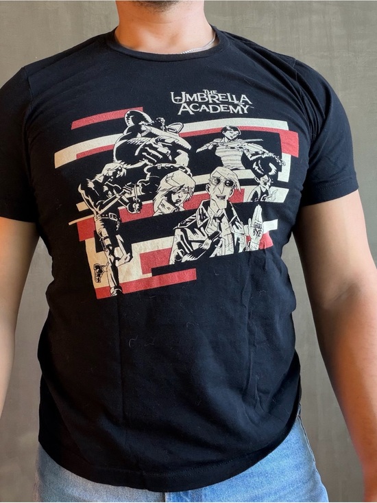 Other - Umbrella Academy Dark Horse Graphic Tee Black Men’s Medium
